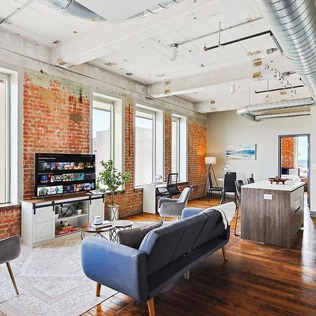 Spacious Downtown Loft-Gym-Pool-Free Valet Parking Apartment Dallas Exterior photo