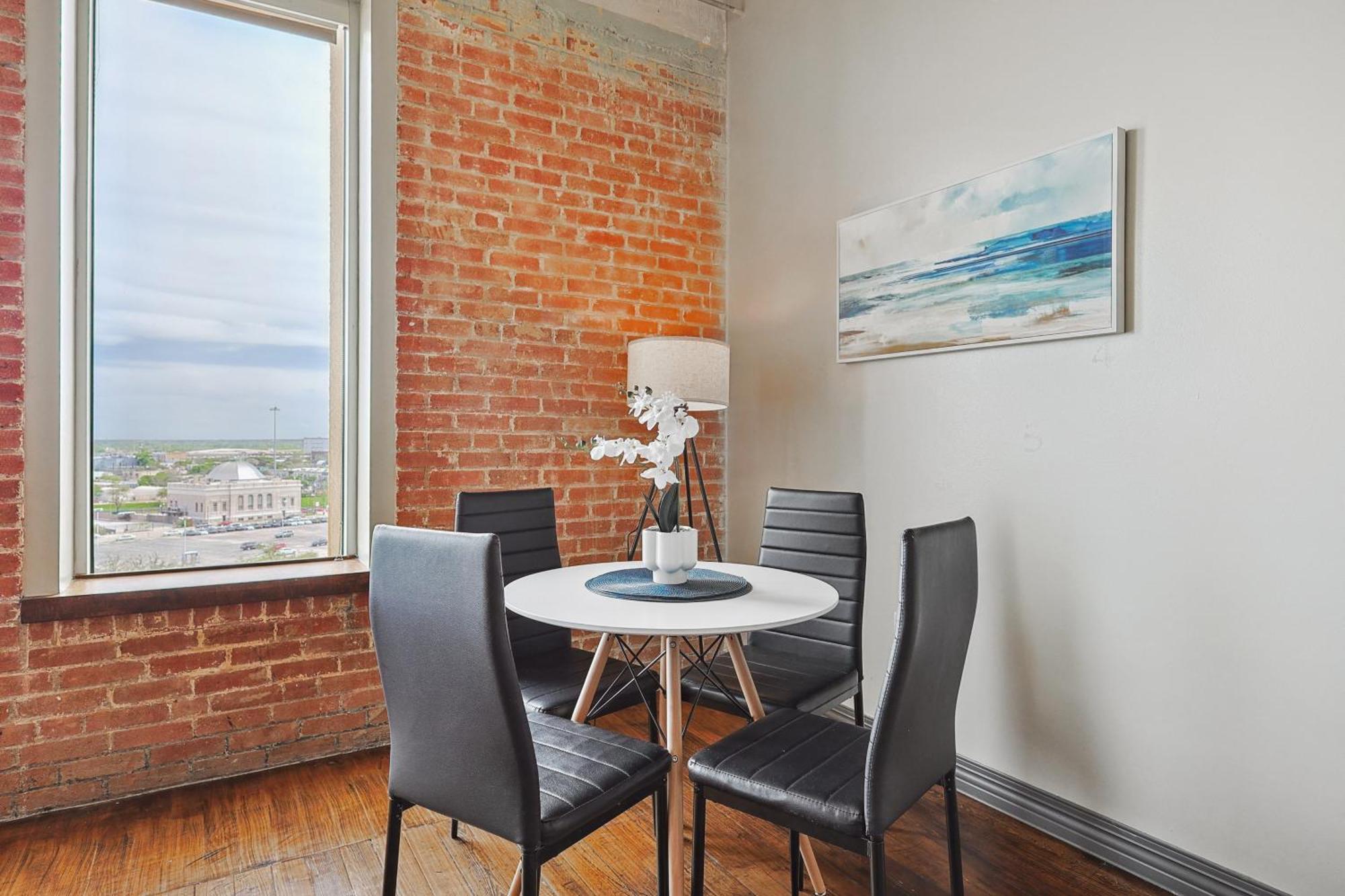 Spacious Downtown Loft-Gym-Pool-Free Valet Parking Apartment Dallas Exterior photo