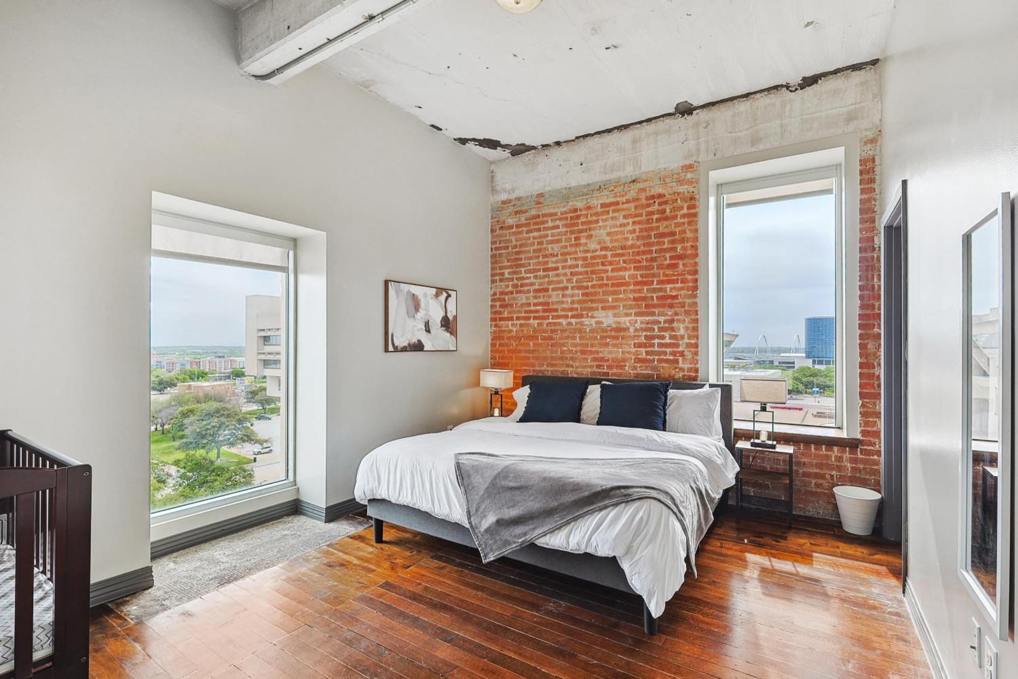 Spacious Downtown Loft-Gym-Pool-Free Valet Parking Apartment Dallas Exterior photo