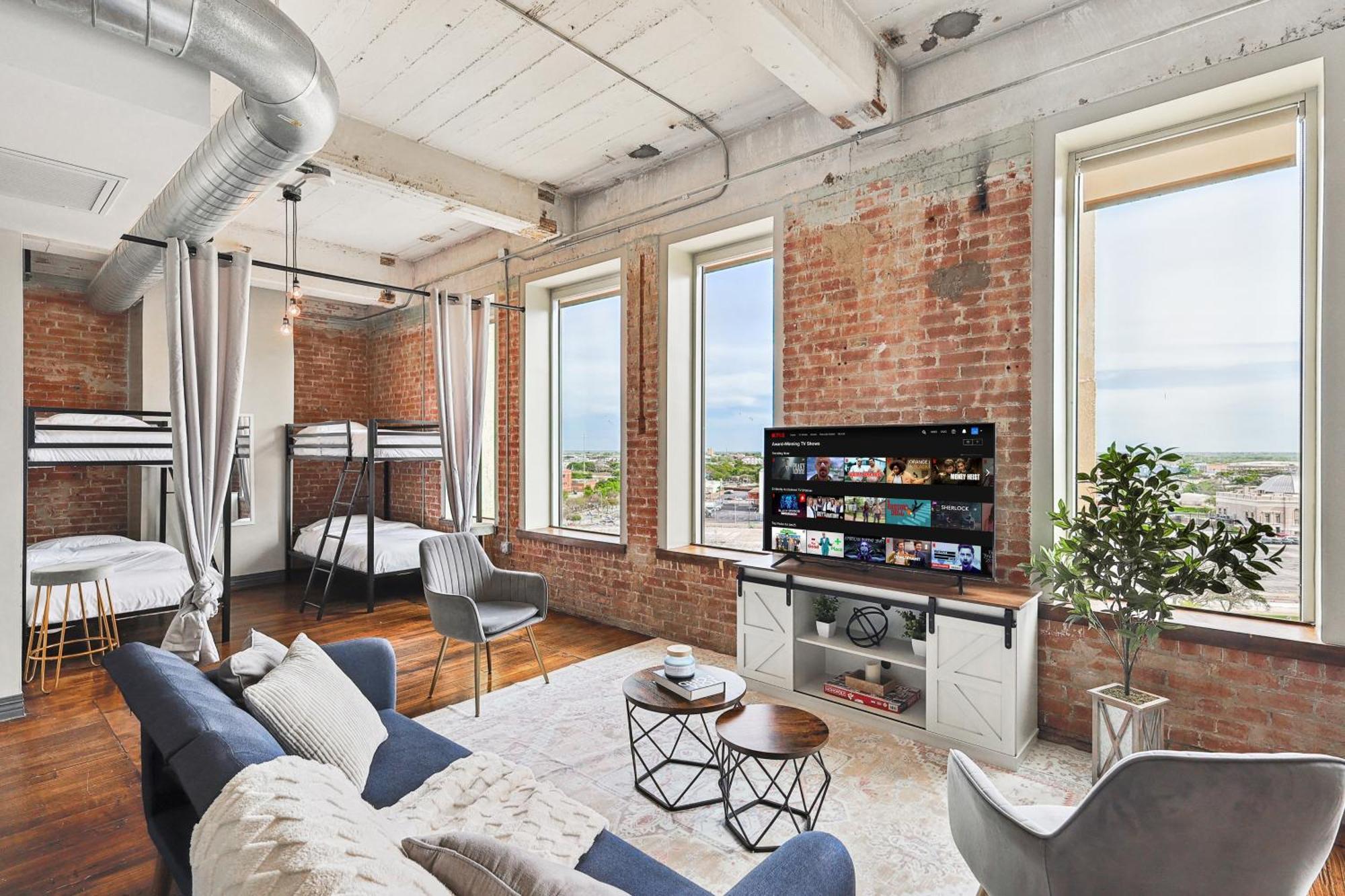 Spacious Downtown Loft-Gym-Pool-Free Valet Parking Apartment Dallas Exterior photo